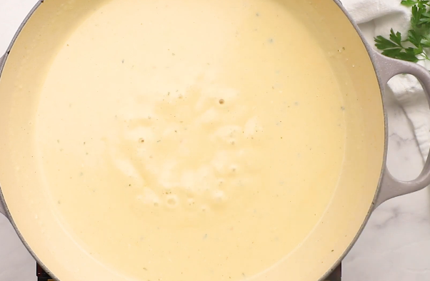 Prepare the Creamy Ranch Sauce