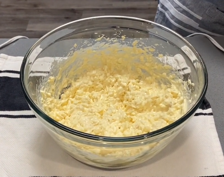 Mix the Creamy Filling