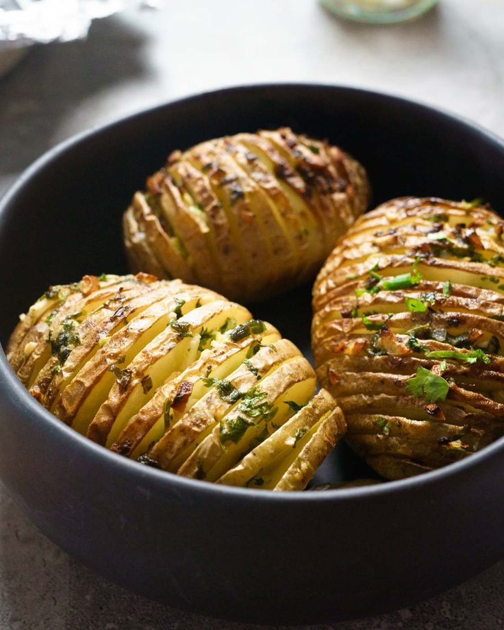 air fryer hasselback potatoes