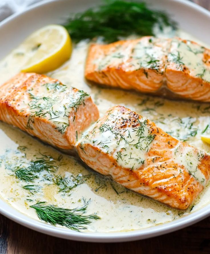 baked salmon with dill sauce 