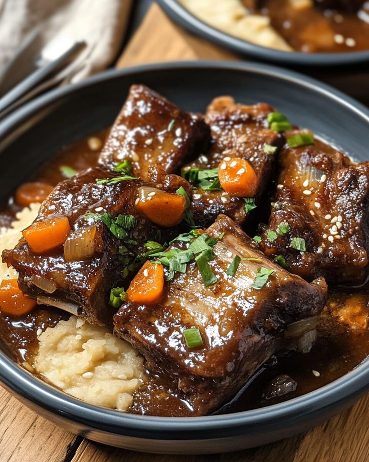 Slow Cooker Beef Short Ribs with Rich Gravy