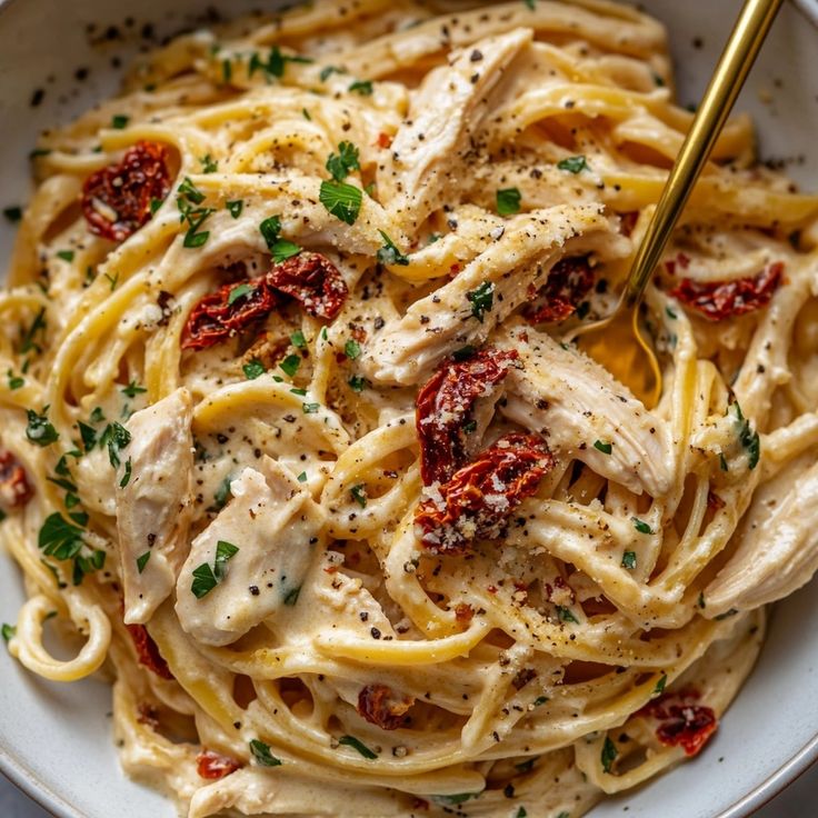 sun dried tomato pasta with chicken and mozzarella 